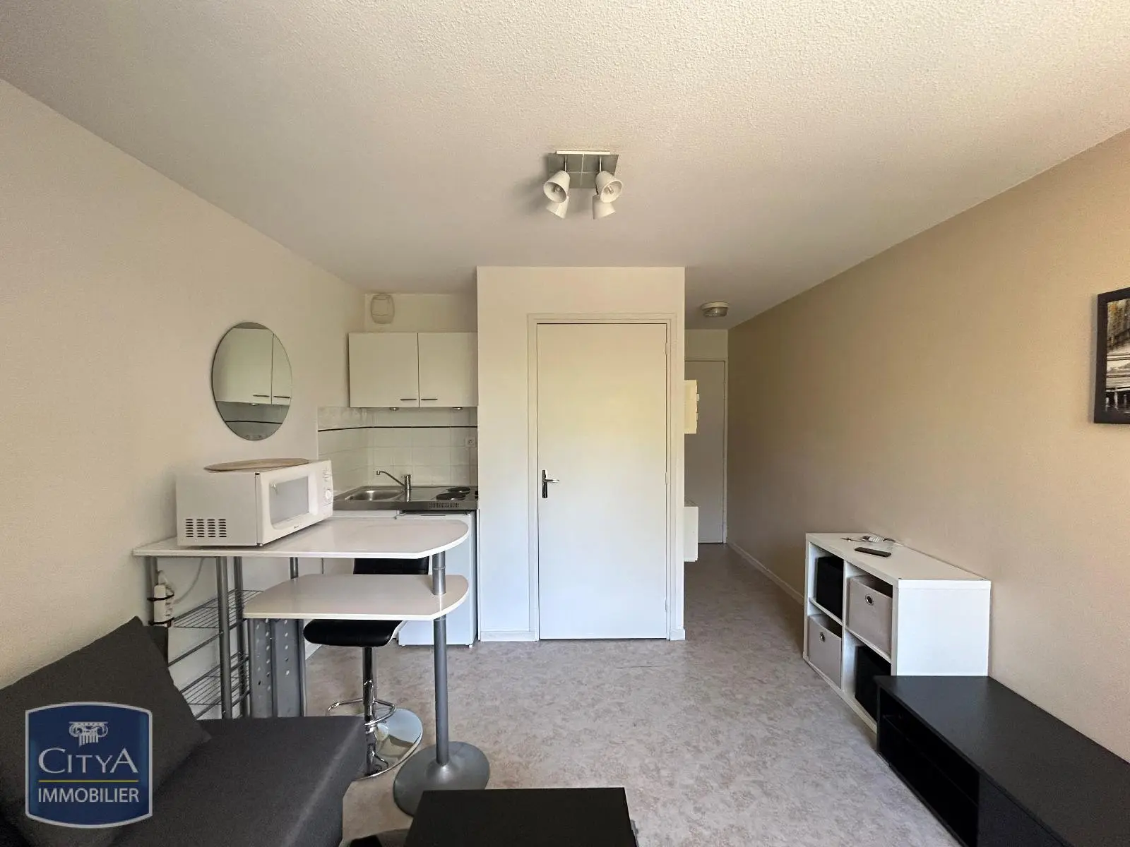 Photo 2 Appartement 1 pièce 17.61m²