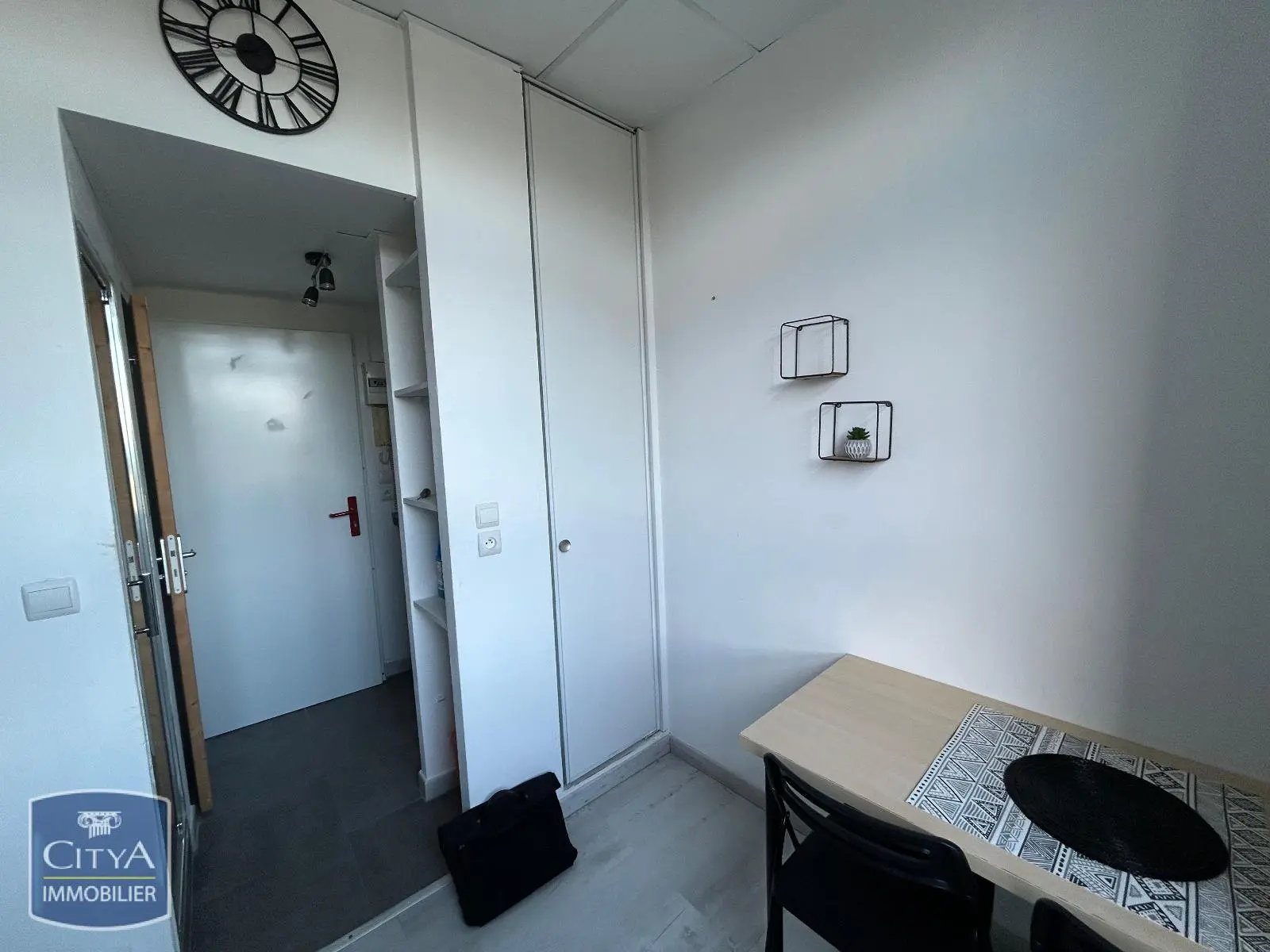Photo 4 Appartement 1 pièce 9.78m²