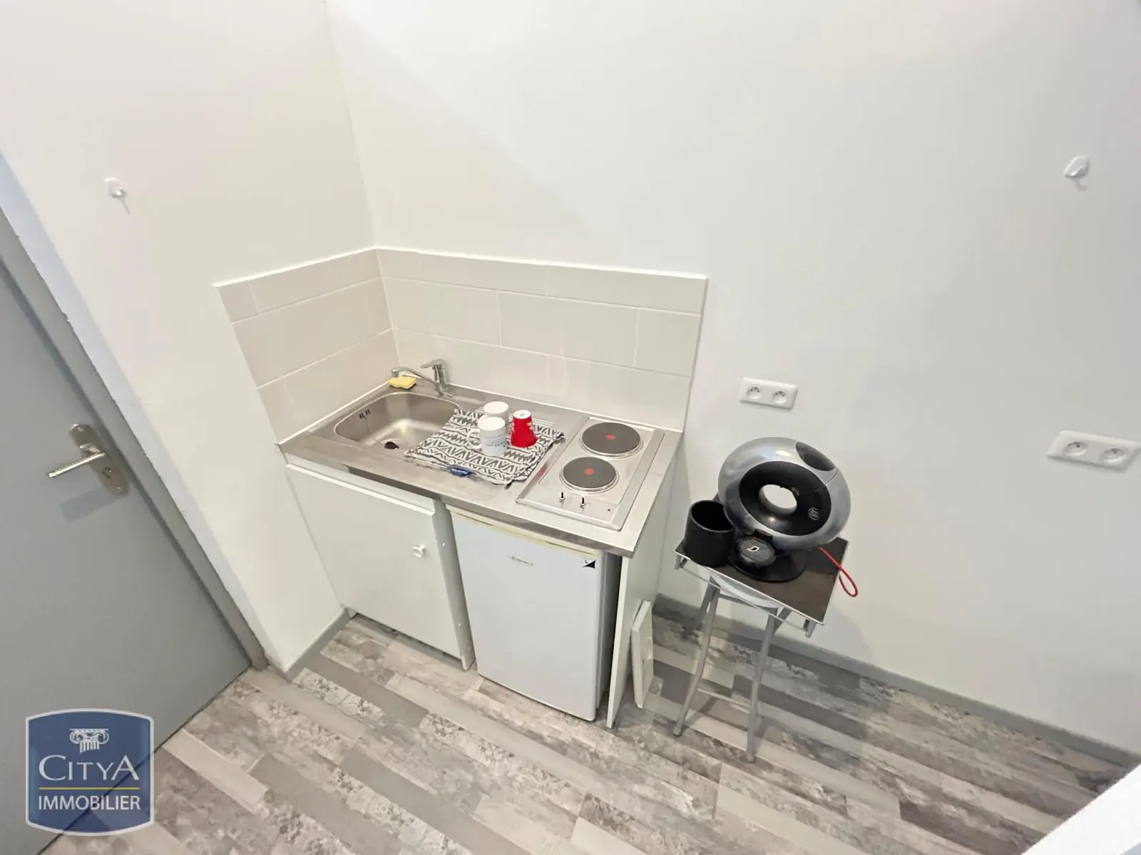 Photo 4 Local Professionnel 1 pièce 16m²