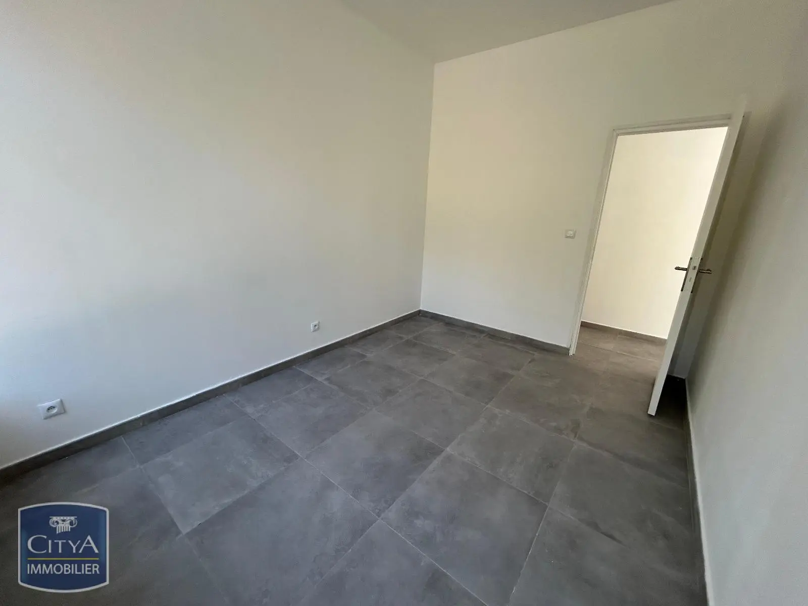 Location T2 ELEU-DIT-LEAUWETTE