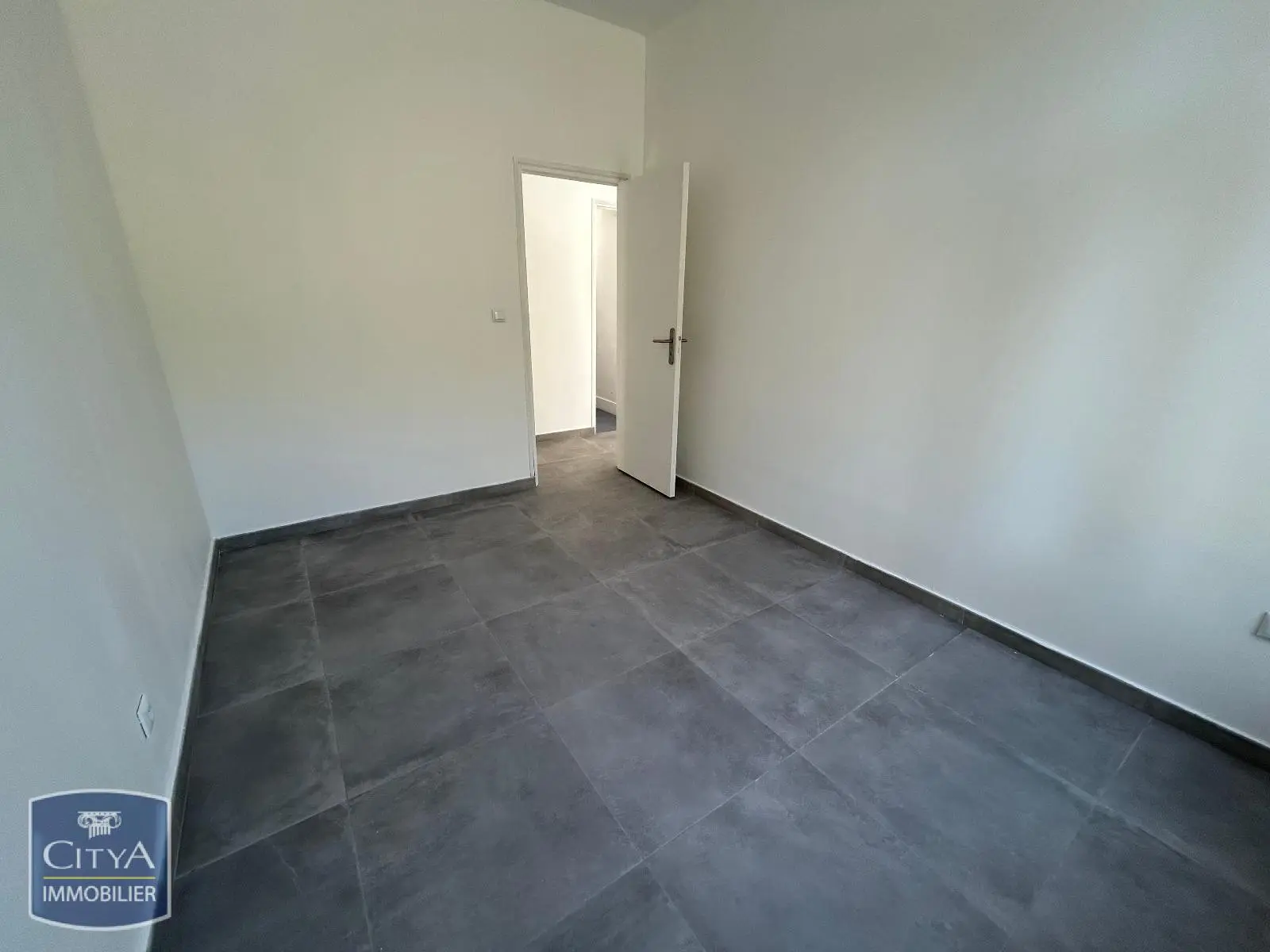 Location T2 ELEU-DIT-LEAUWETTE