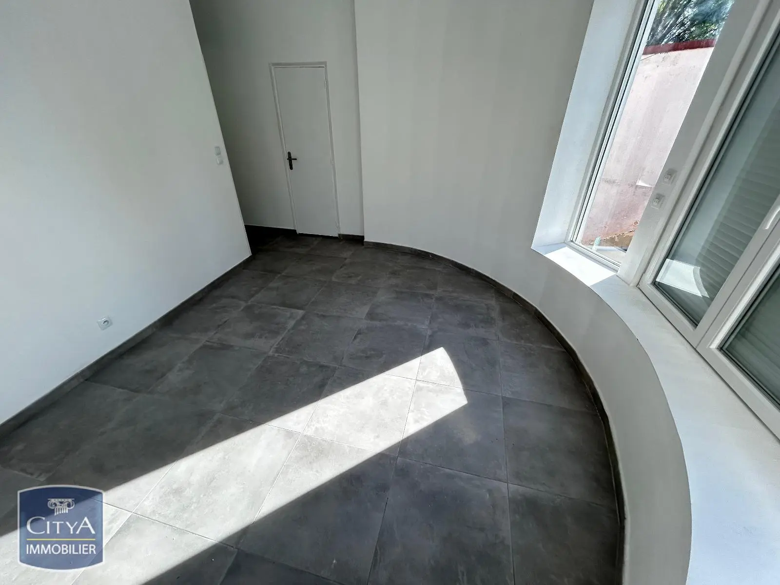 Location T2 ELEU-DIT-LEAUWETTE
