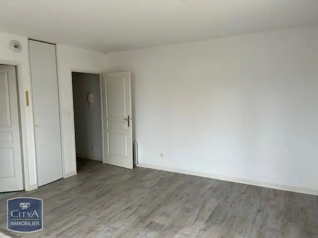 Photo 2 Appartement 1 pièce 30.3m²