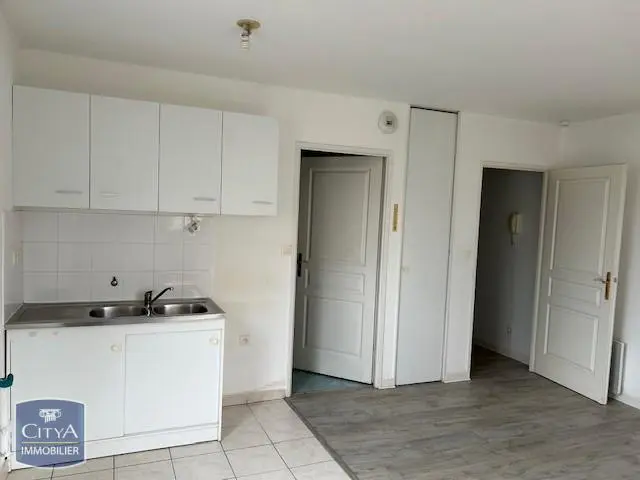 Photo 1 Appartement 1 pièce 30.3m²