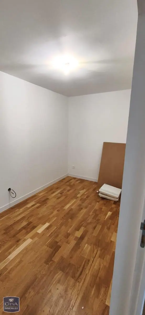 Photo 2 Appartement 1 pièce 27.69m²