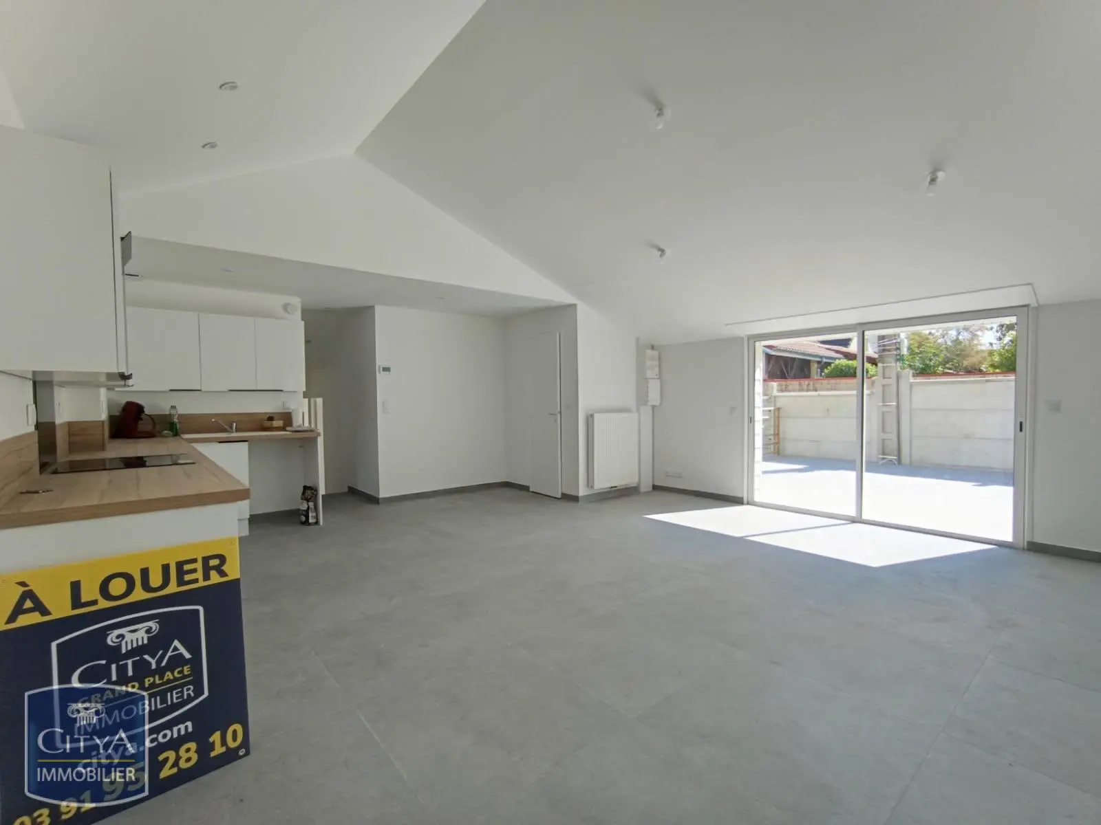 Photo 2 Maison 4 pièces 76.56m²