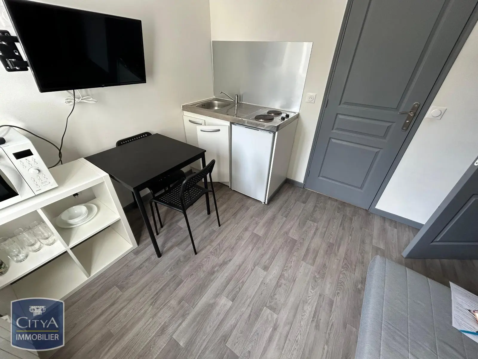 Photo 1 Appartement 1 pièce 18m²