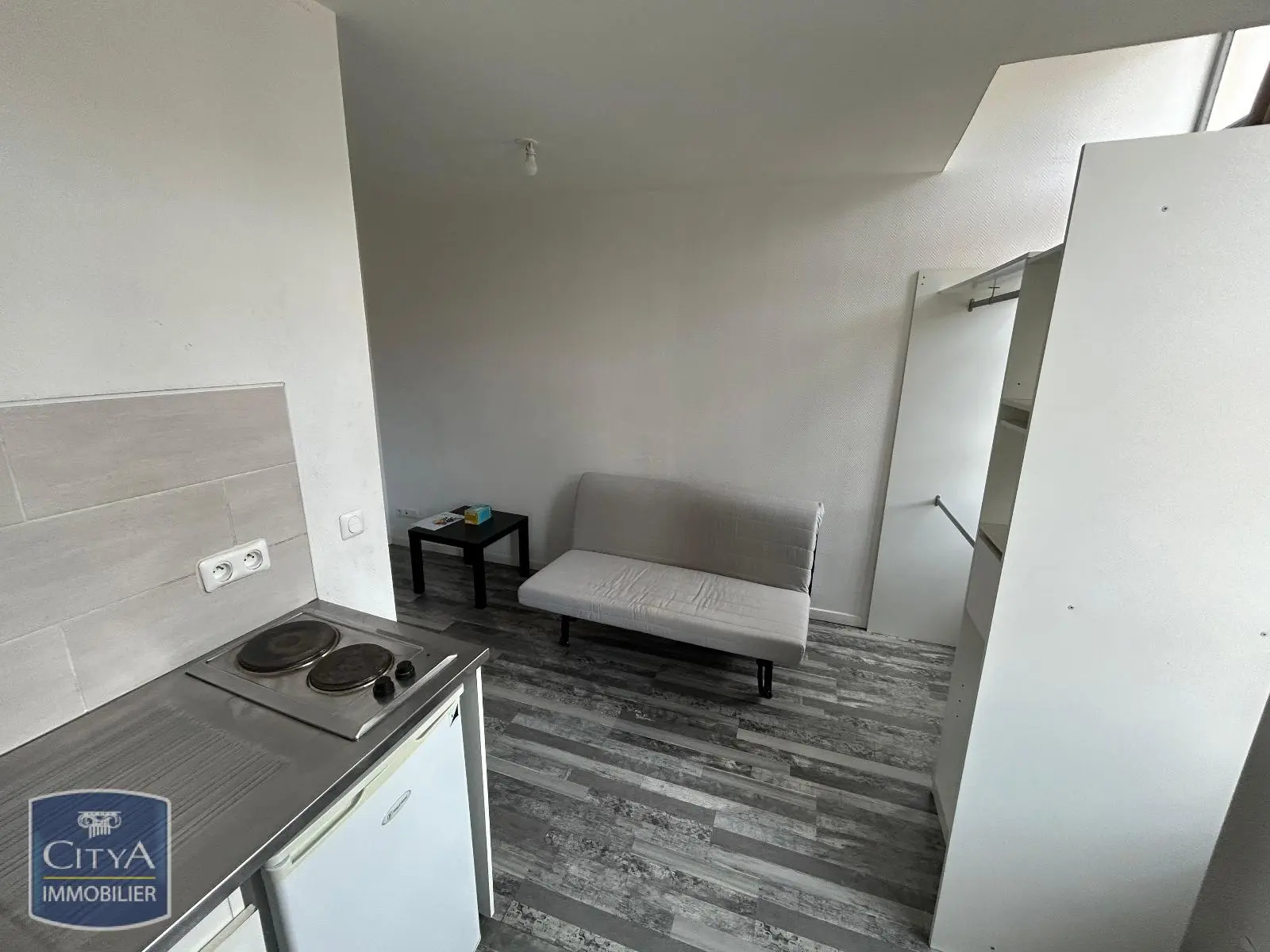 Photo 2 Appartement 1 pièce 15.67m²