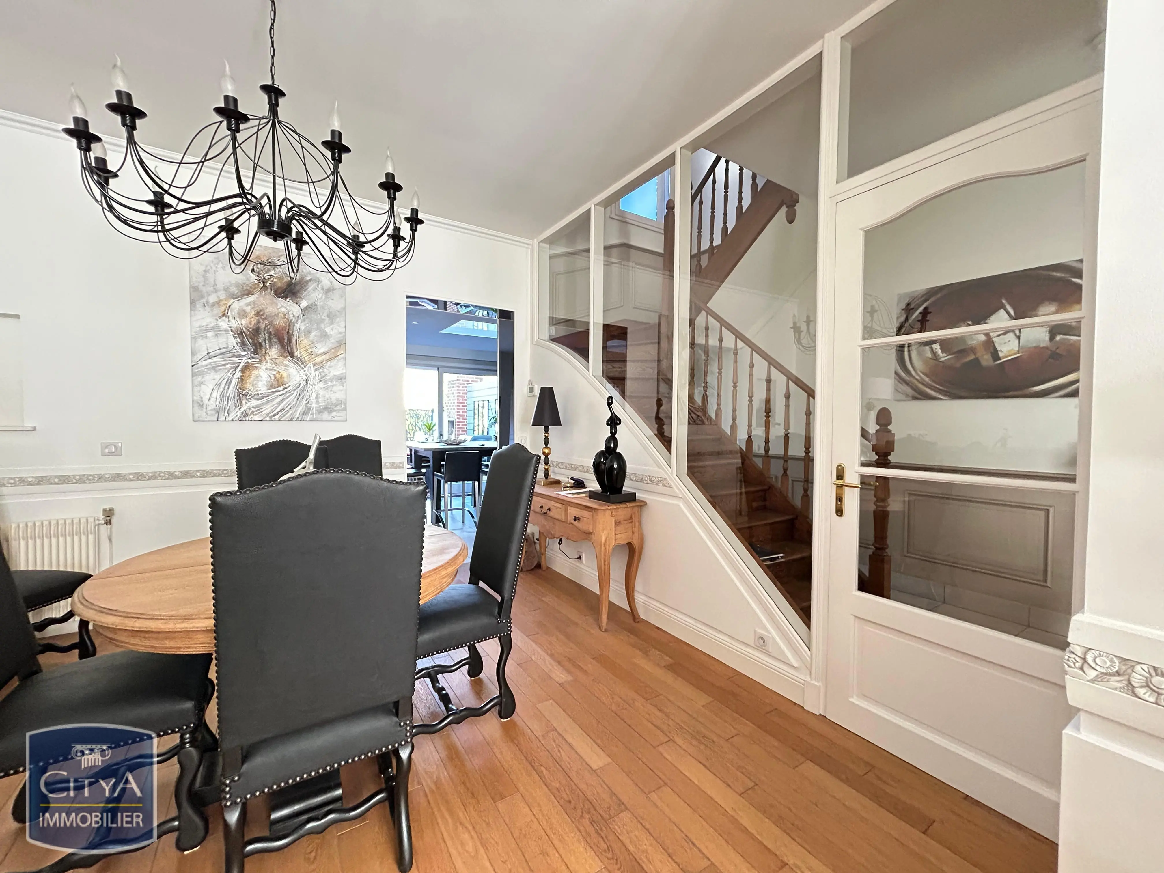 Photo 1 Maison 5 pièces 151.65m²