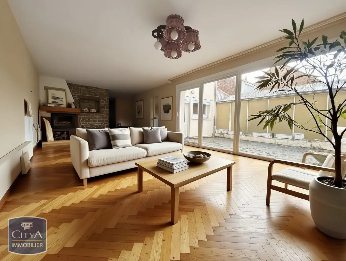 Photo 1 Maison 6 pièces 165m²