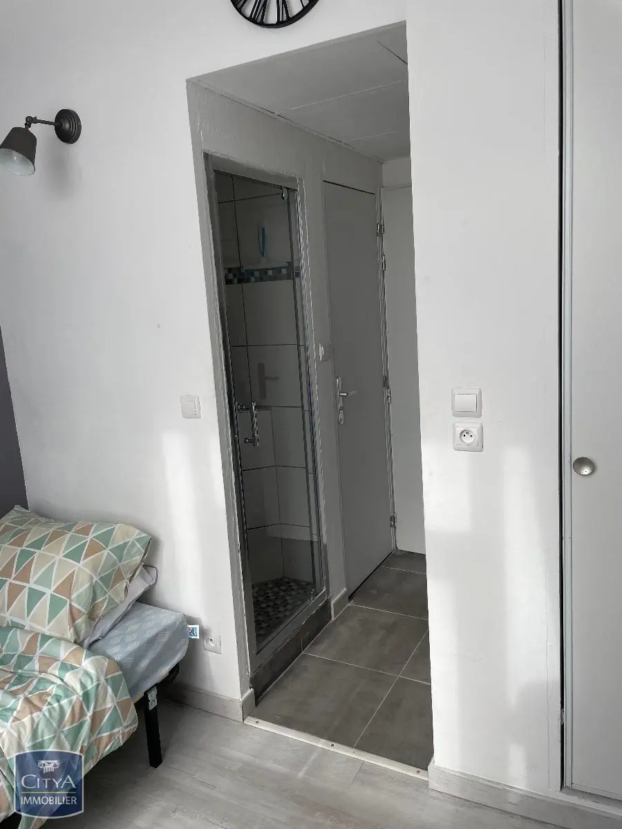 Photo 1 Appartement 1 pièce 9.78m²