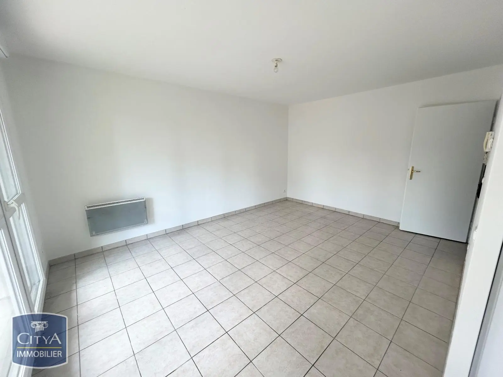 Photo 2 Appartement 1 pièce 27.18m²
