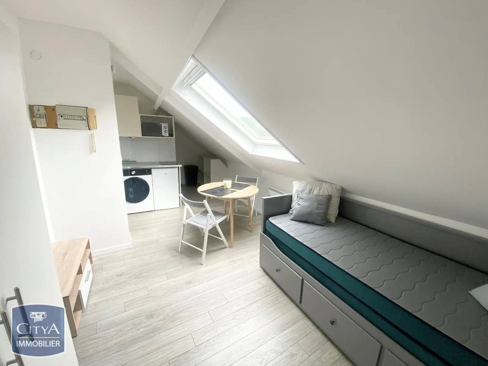 Photo 1 Appartement 1 pièce 10.2m²