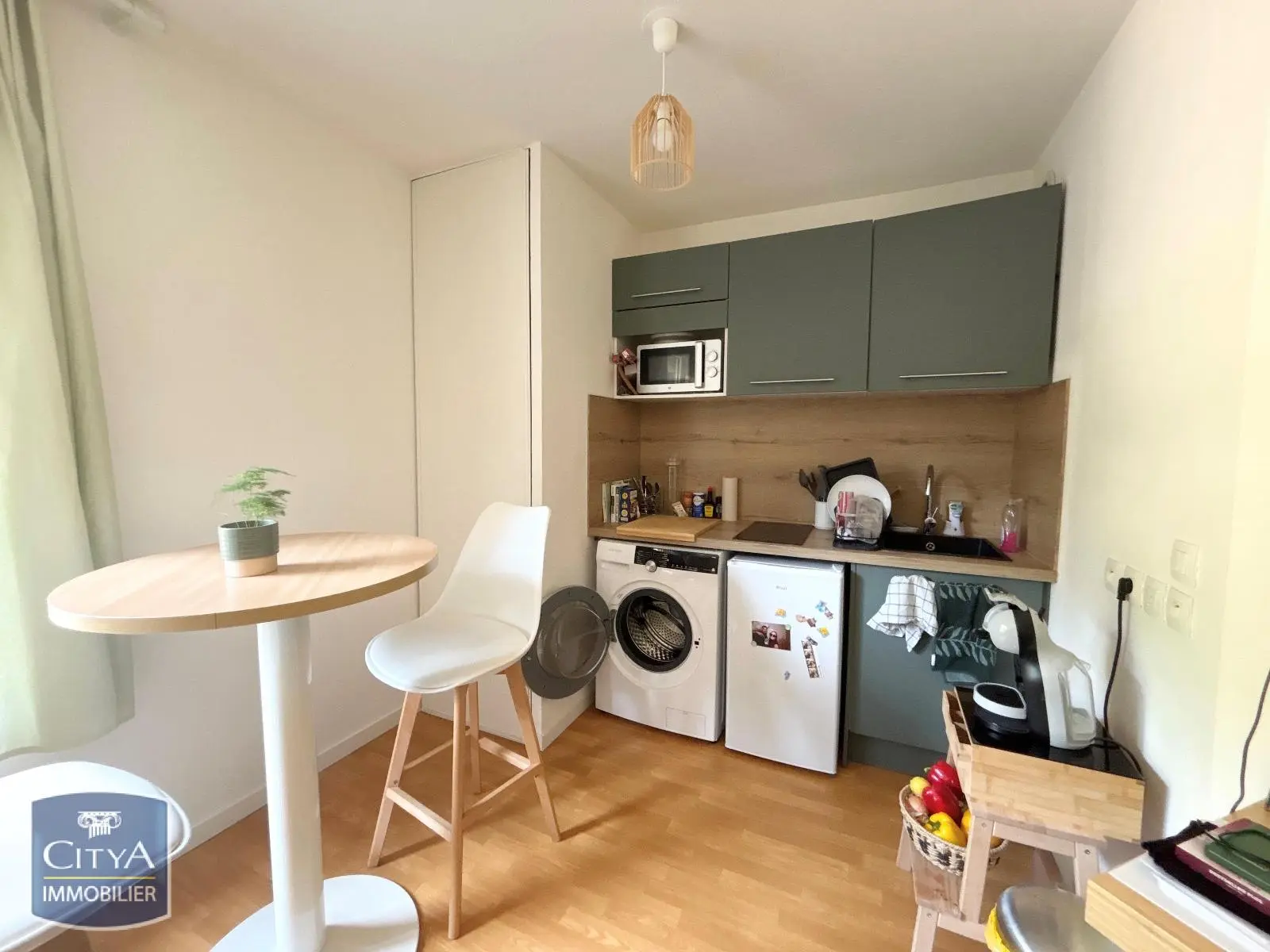 Photo 1 Appartement 1 pièce 28.72m²