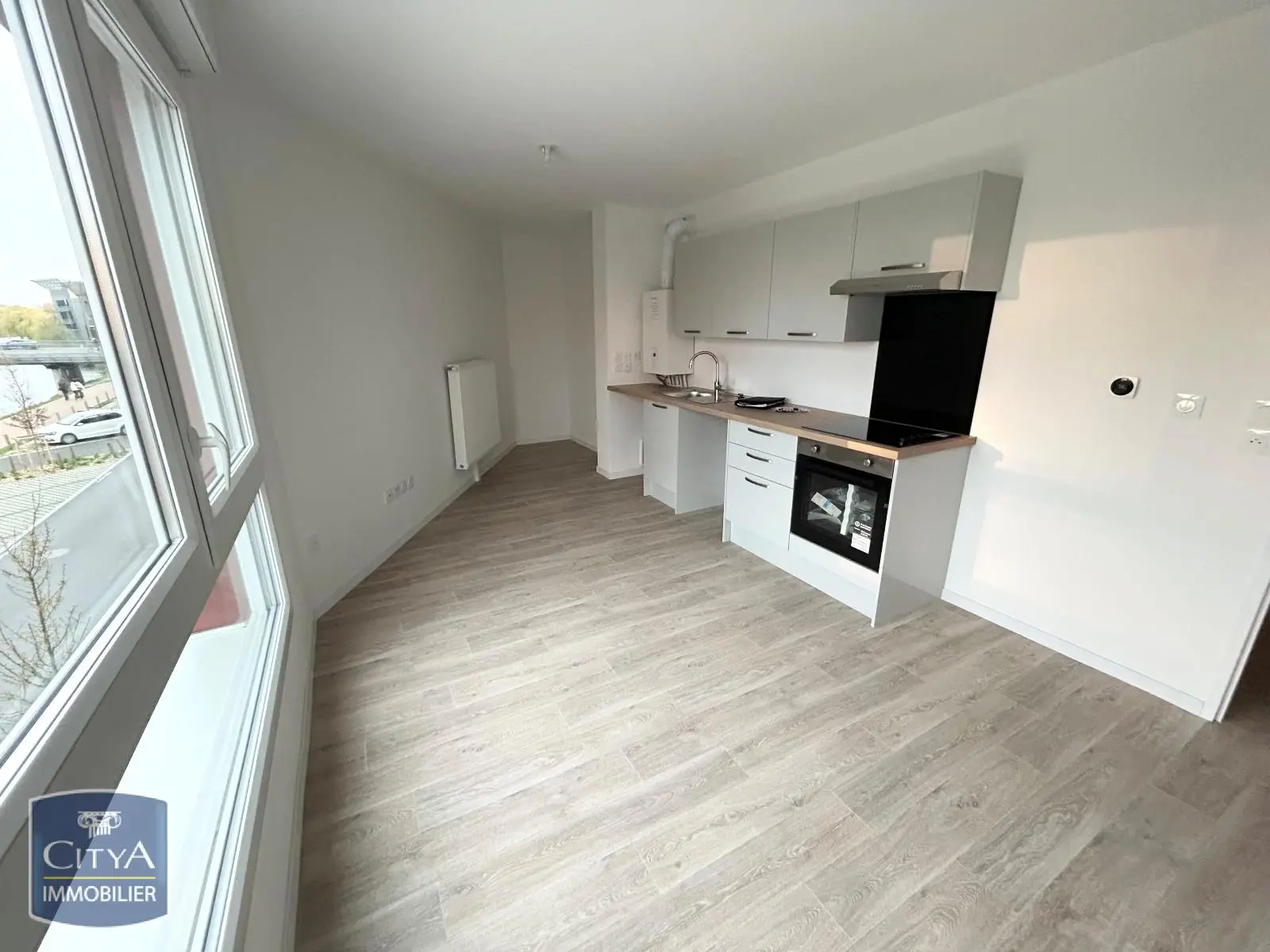 Photo 1 Appartement 1 pièce 28.37m²