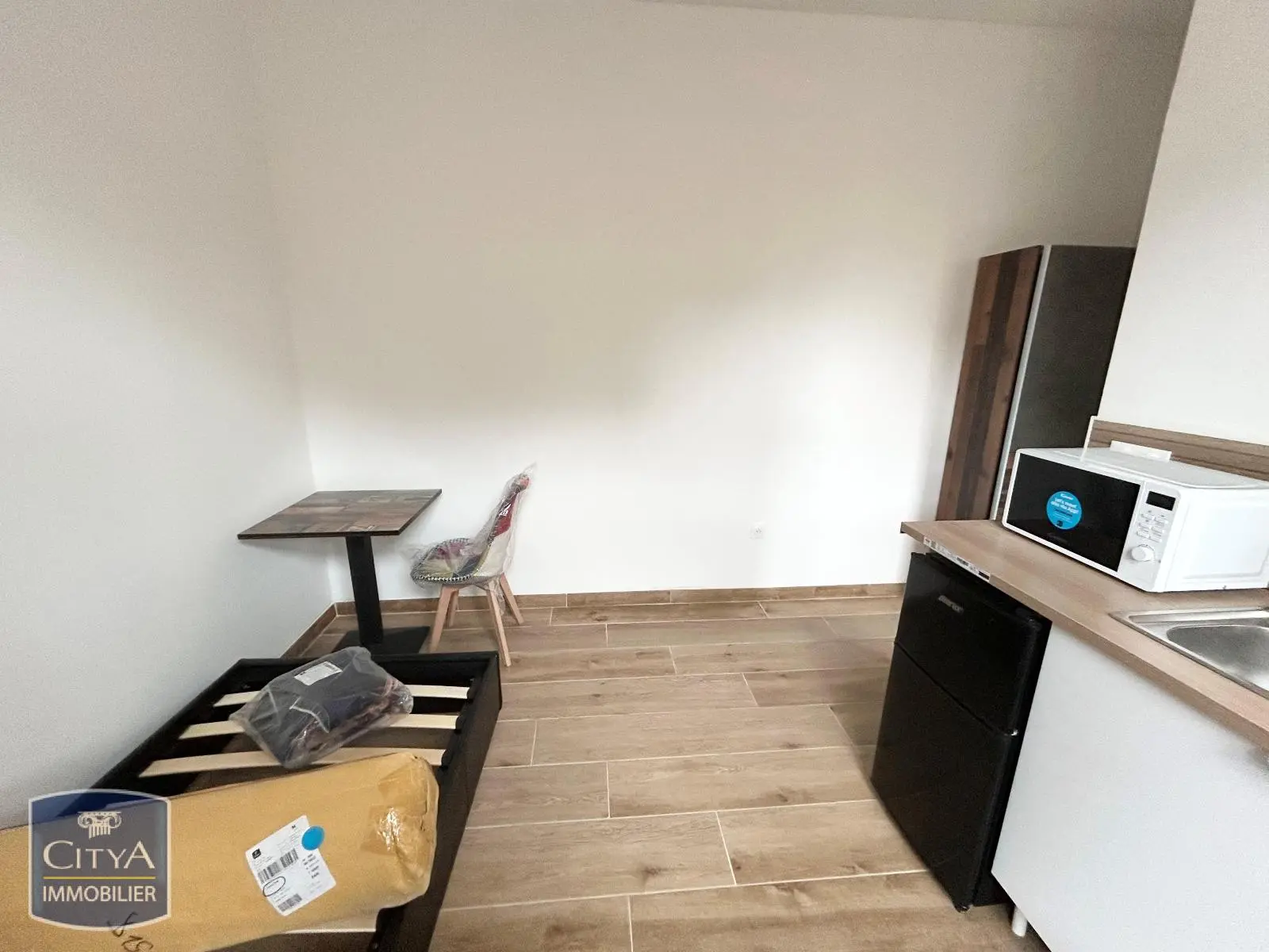 Photo 2 Appartement 1 pièce 15.89m²