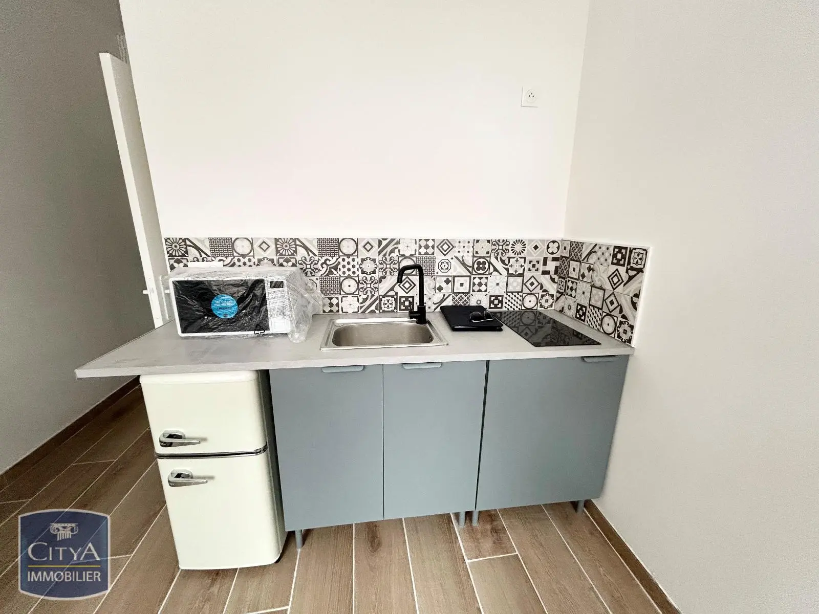 Photo 2 Appartement 1 pièce 16.64m²