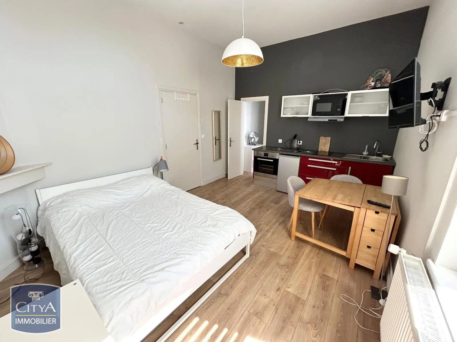 Photo 1 Appartement 1 pièce 23.92m²