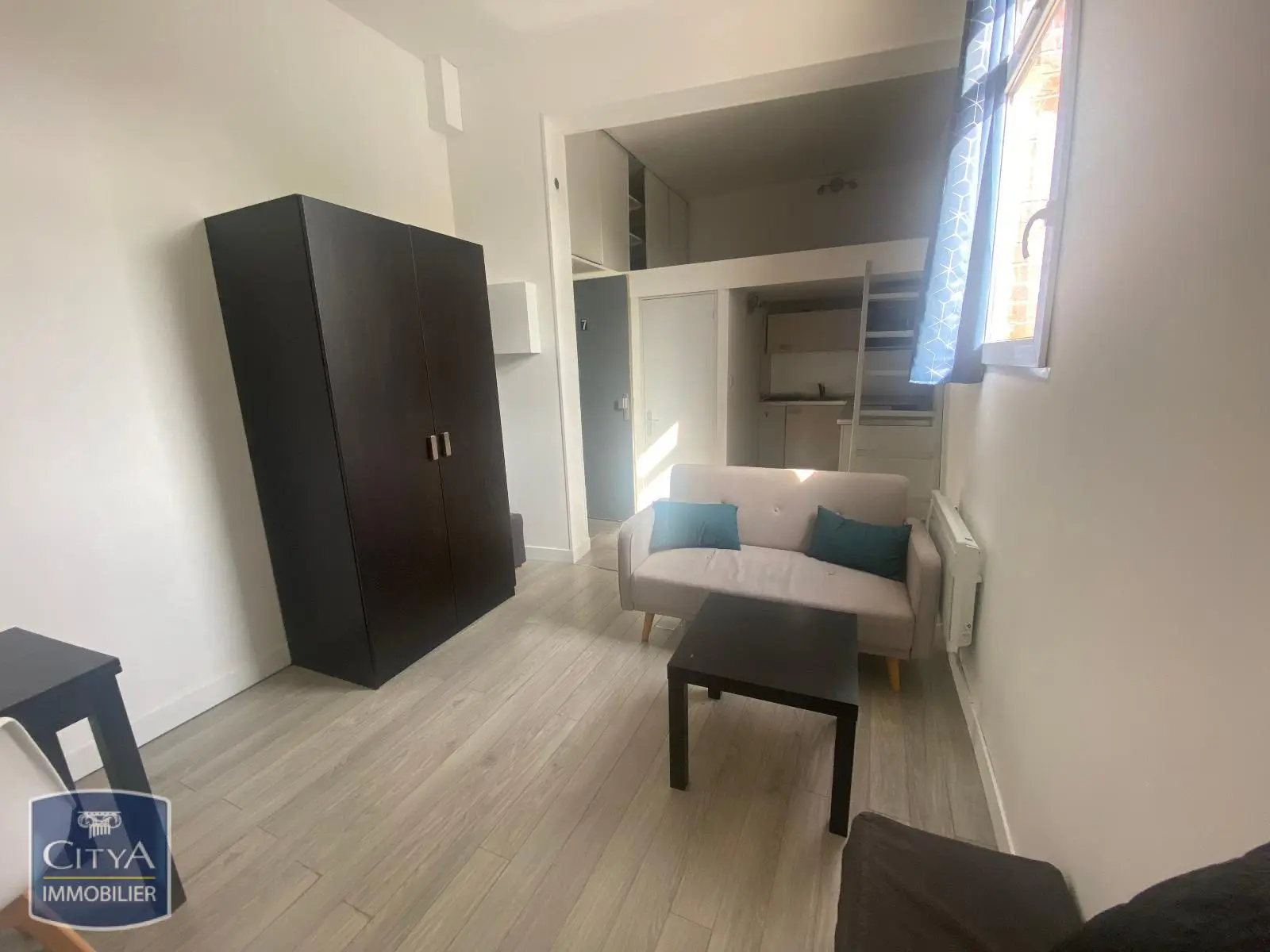 Photo 2 Appartement 1 pièce 19.77m²