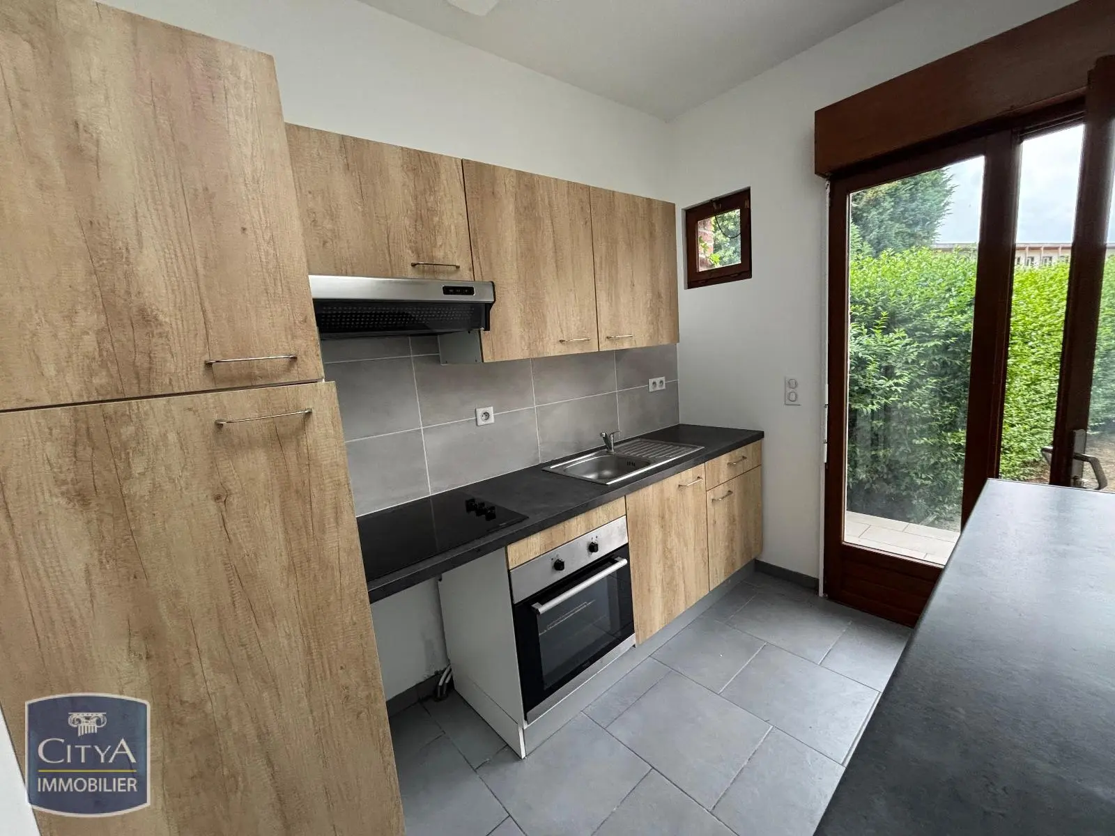 Photo 1 Maison 3 pièces 82m²