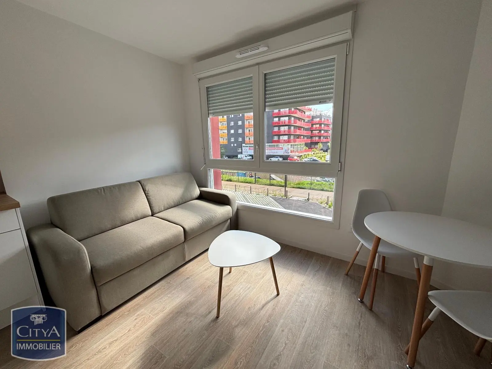 Photo 1 Appartement 1 pièce 27.72m²