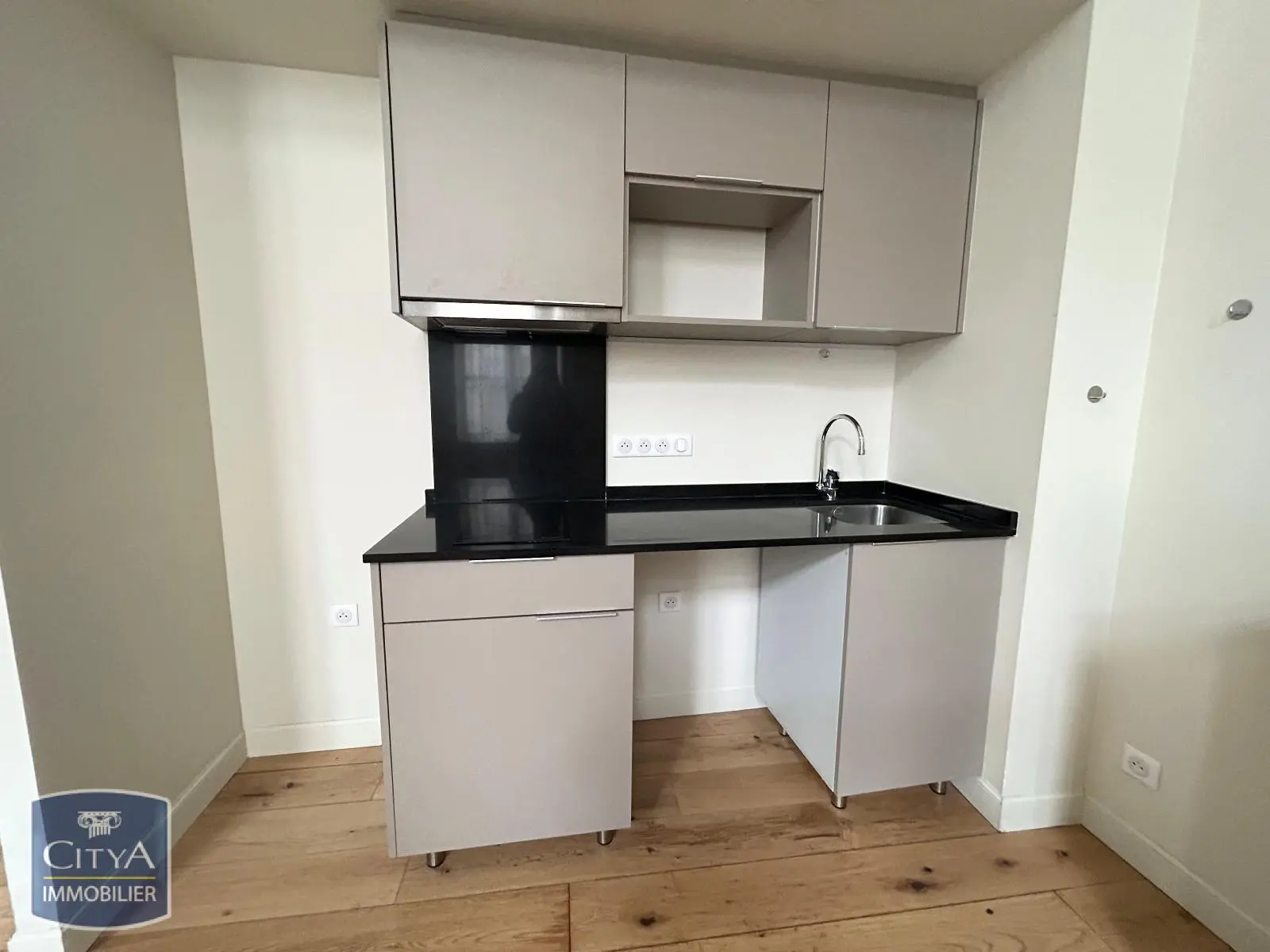 Photo 3 Appartement 1 pièce 27.9m²