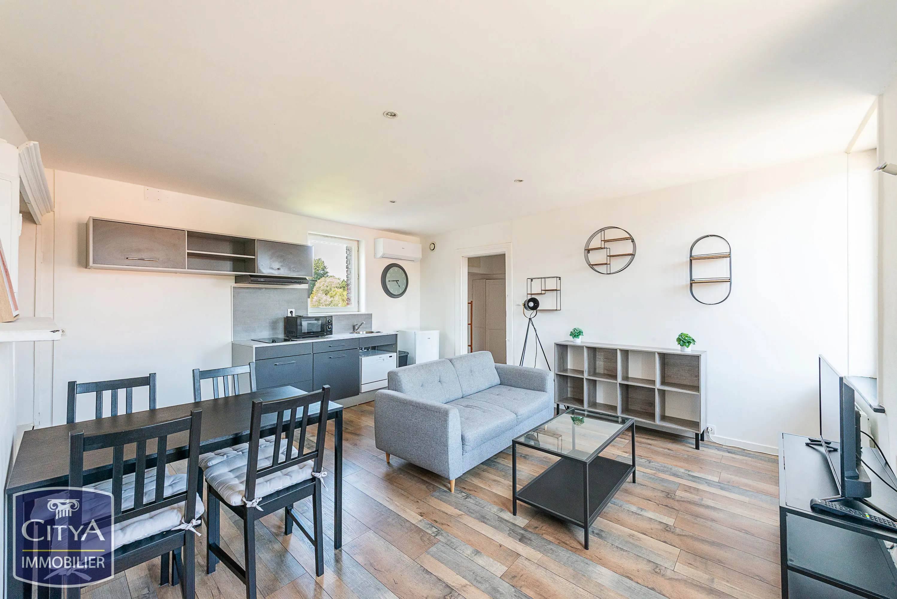 Photo 2 Immeuble 197.84m²