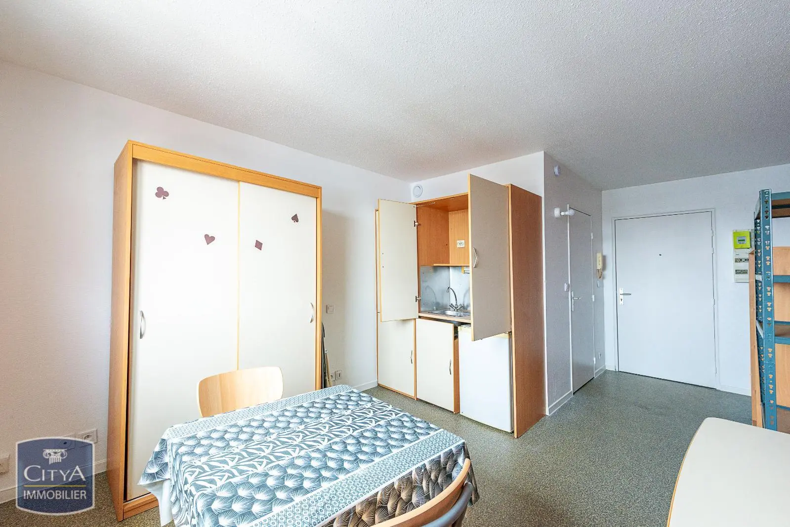 Photo 1 Appartement 1 pièce 18.81m²