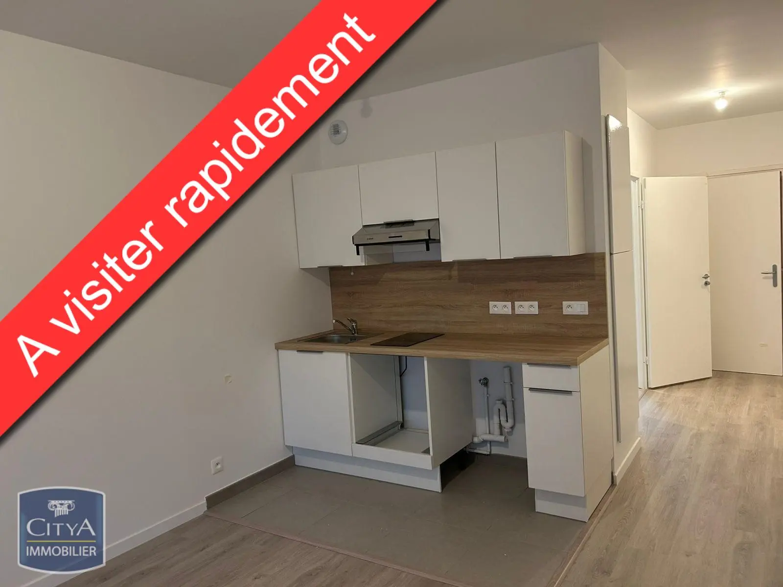 Photo 1 Appartement 1 pièce 23.9m²