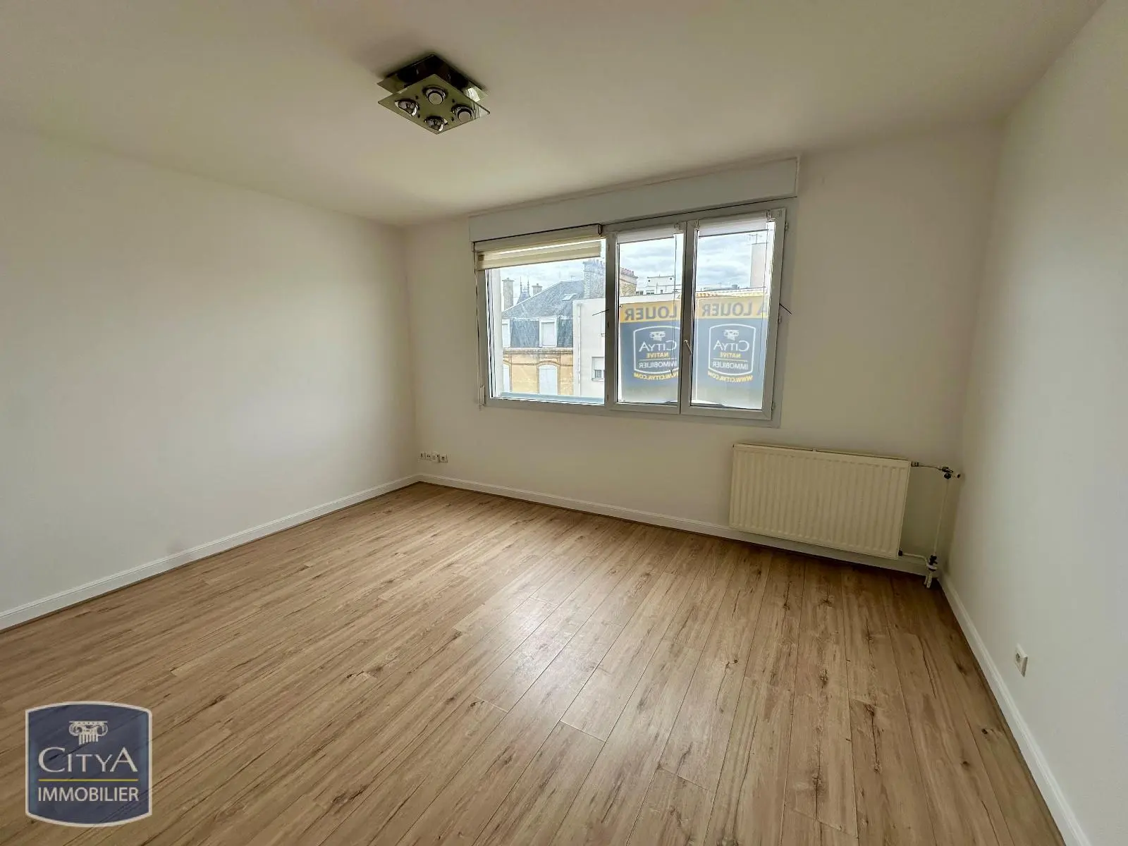 Photo 2 Appartement 1 pièce 28.5m²