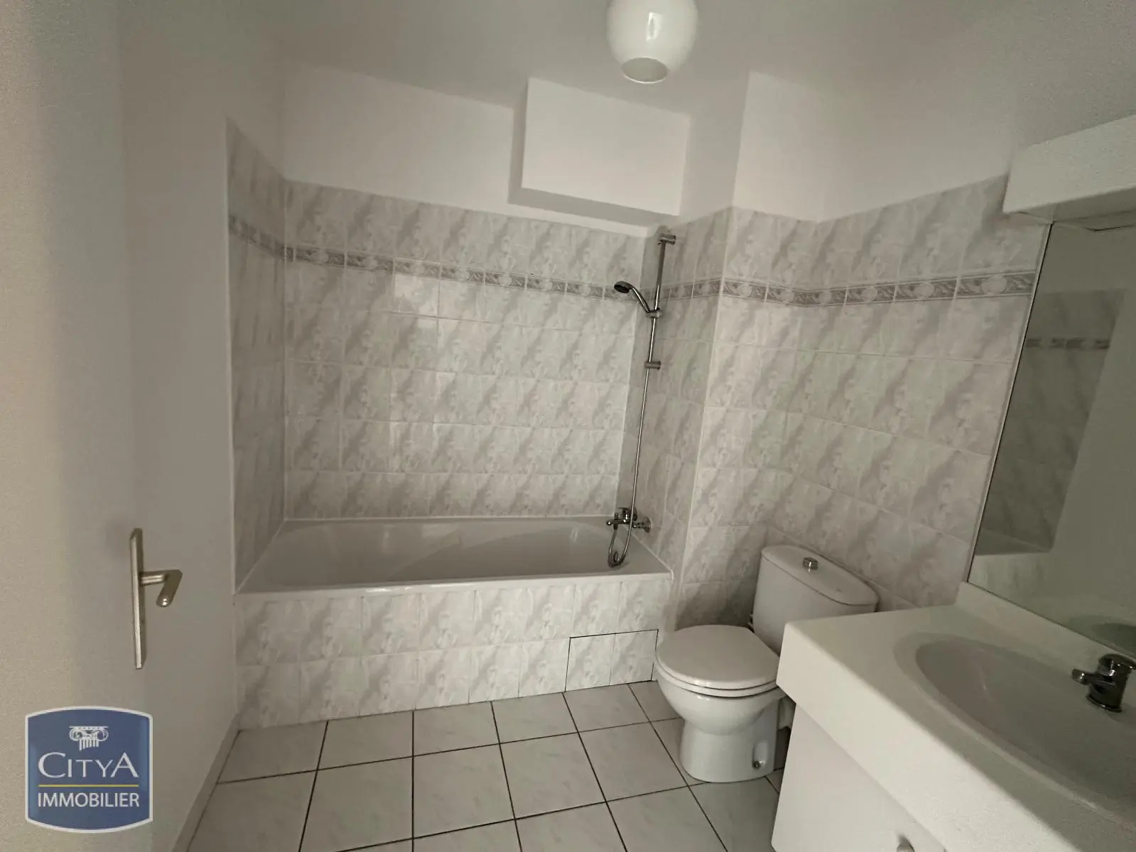 Photo 2 Appartement 1 pièce 28.37m²