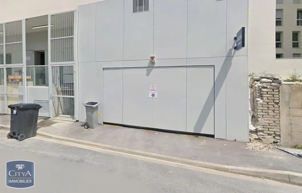 Photo 1 Parking