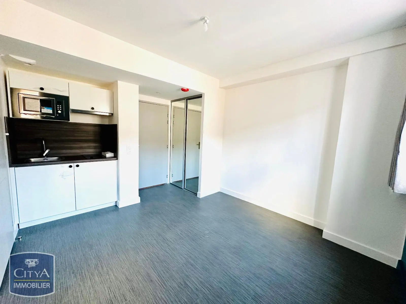 Photo 1 Appartement 1 pièce 24.15m²