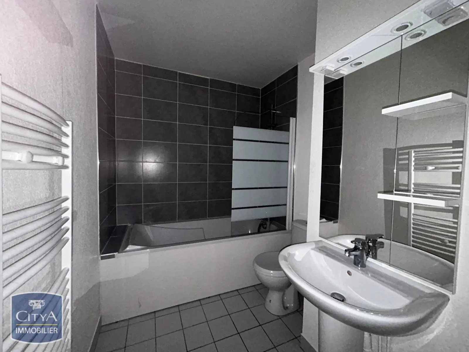 Photo 2 Appartement 1 pièce 24.57m²