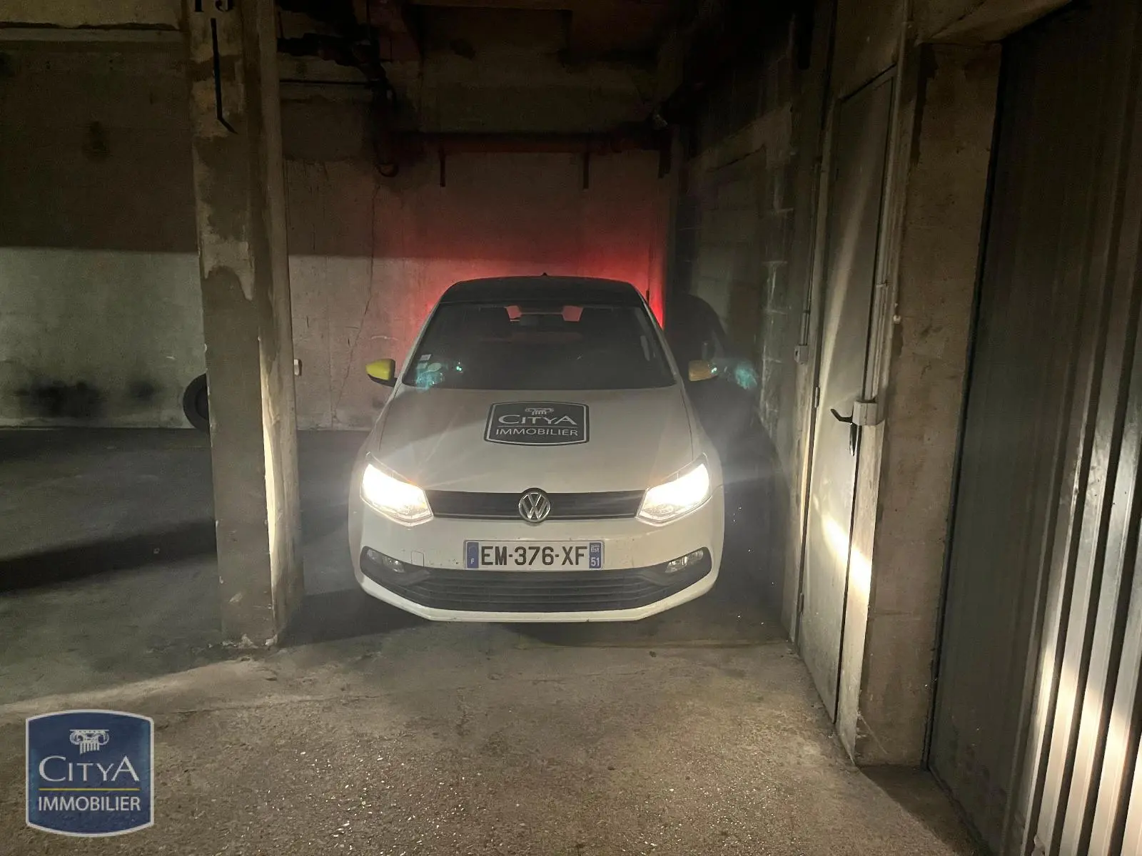 Photo 1 Parking
