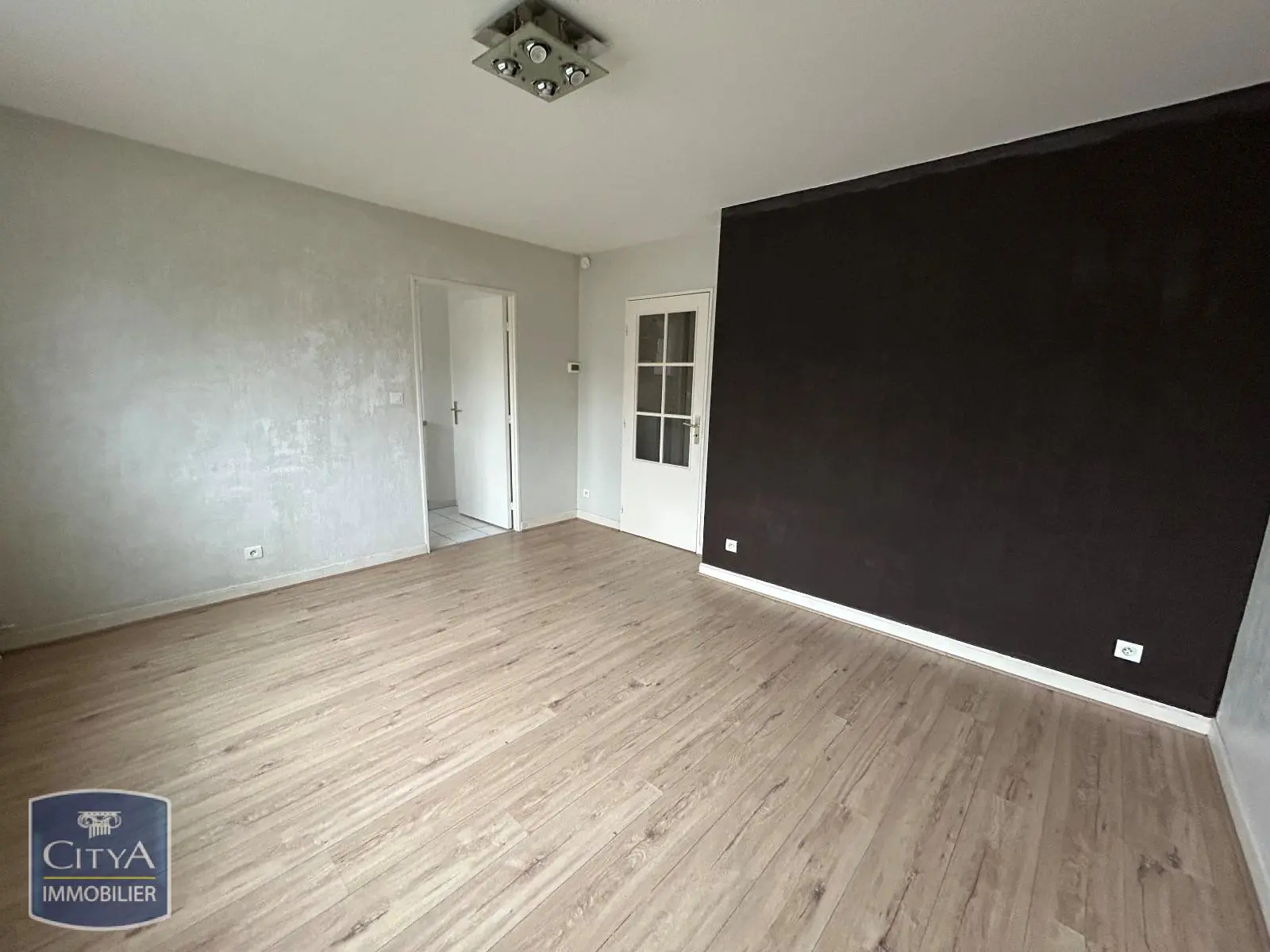 Photo 1 Appartement 1 pièce 28.38m²