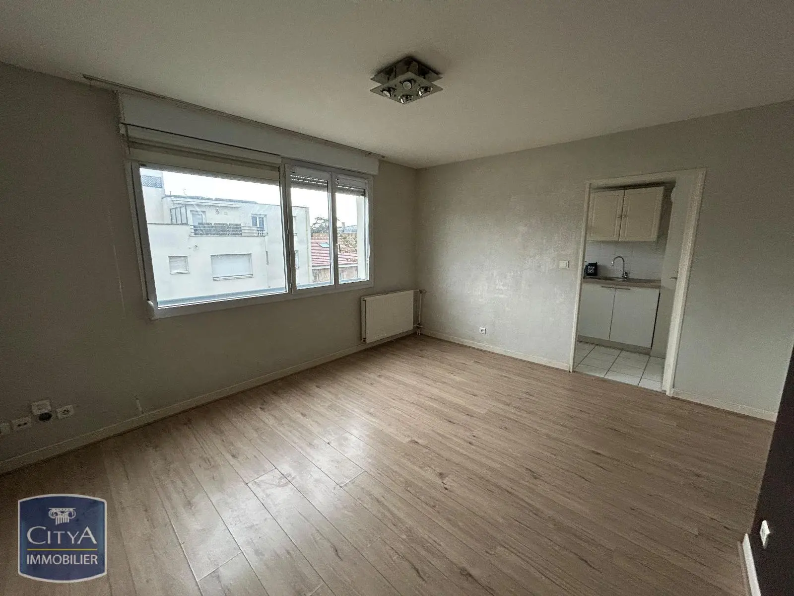 Photo 2 Appartement 1 pièce 28.38m²