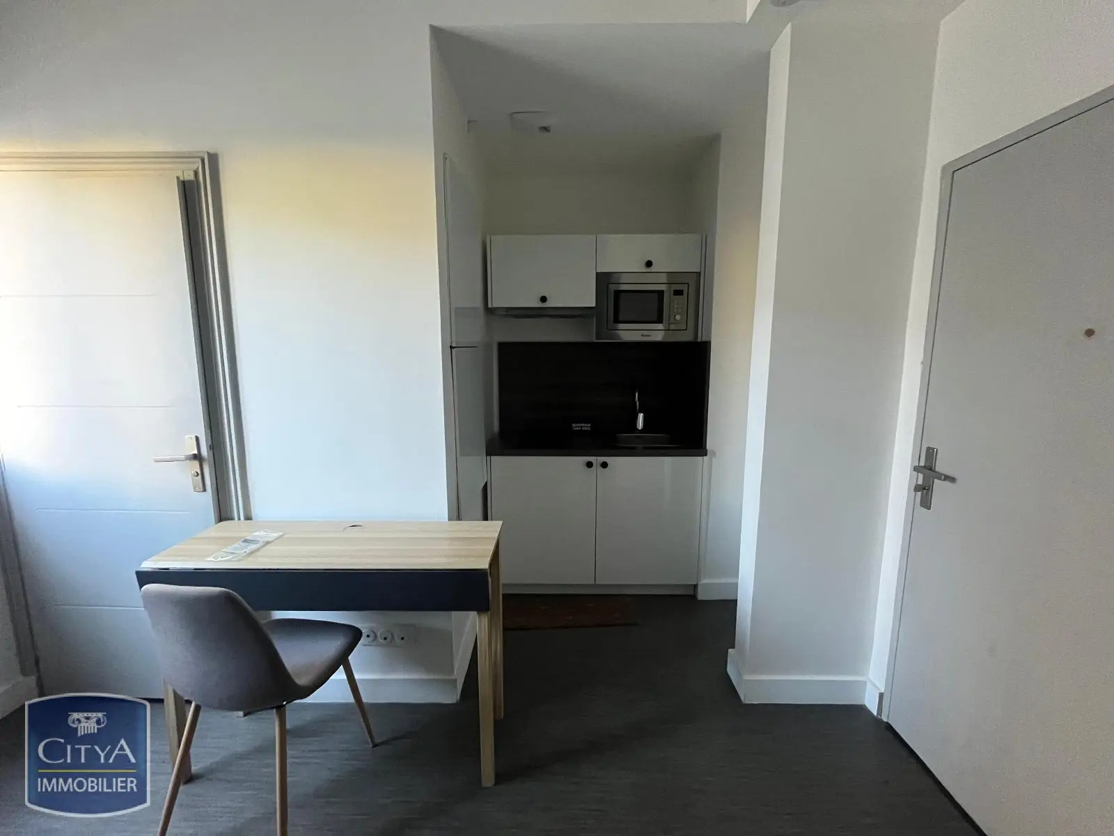 Photo 2 Appartement 1 pièce 16.25m²