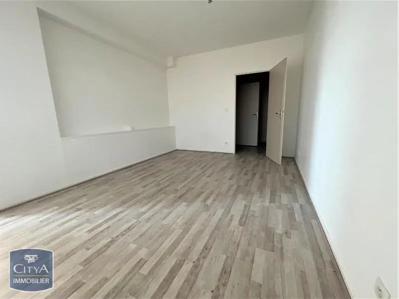 Photo 1 Appartement 1 pièce 28.49m²