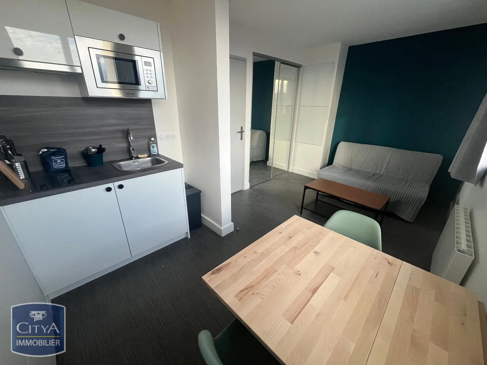 Photo 1 Appartement 1 pièce 17.86m²