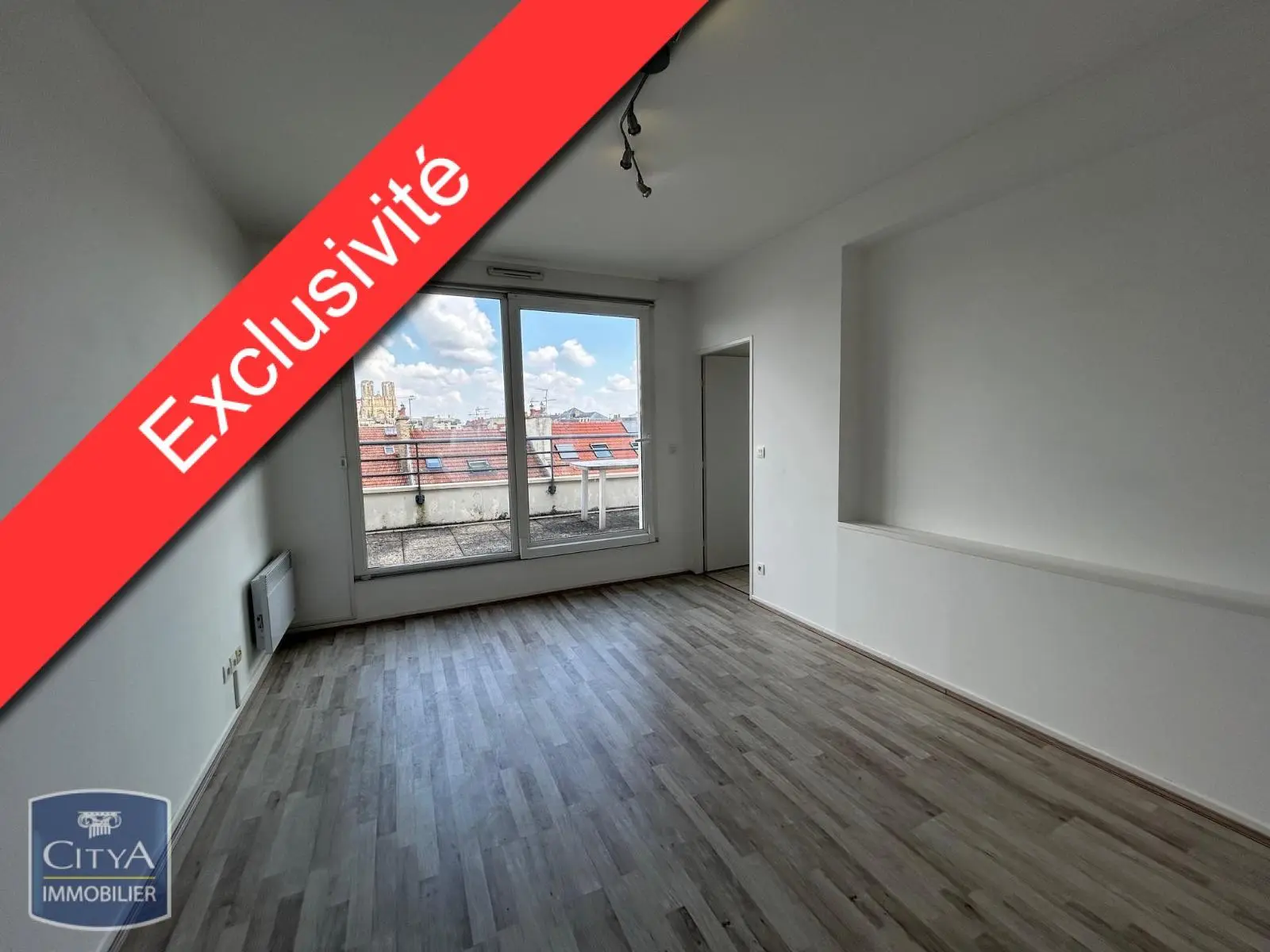 Photo 1 Appartement 1 pièce 28m²