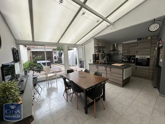 Photo 1 Maison 6 pièces 155m²