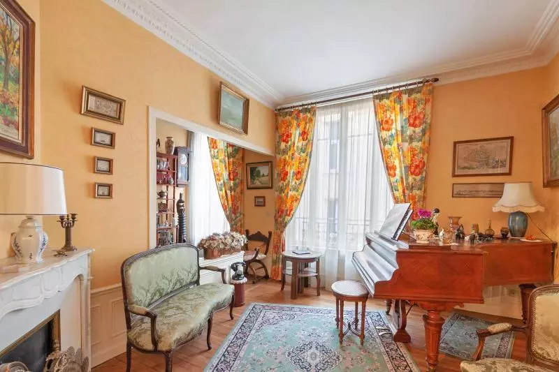 Illustration pour Appartement 7 pièces 170m² Photo Appartement 7 pièces 170m²