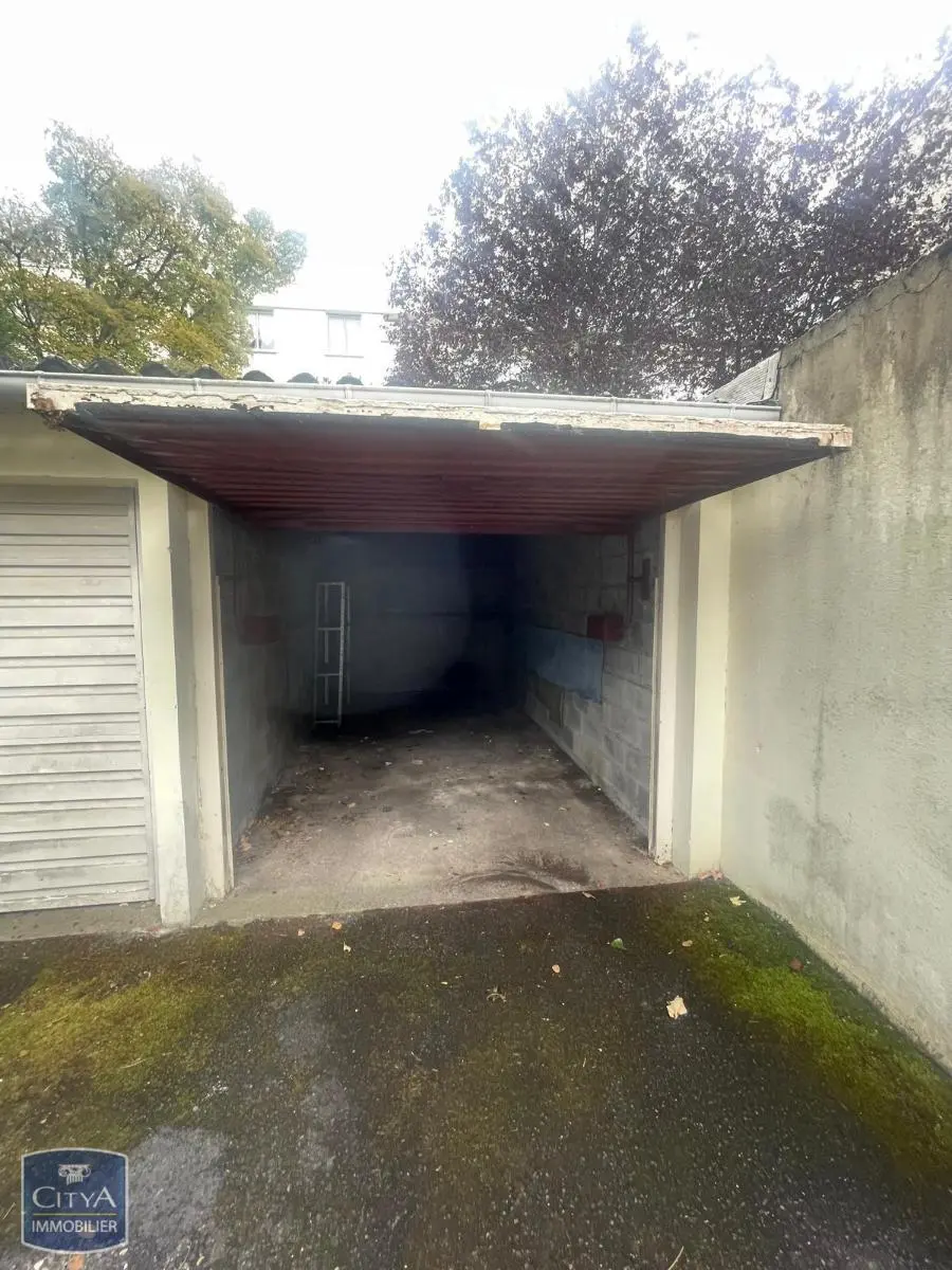 Photo 1 Parking