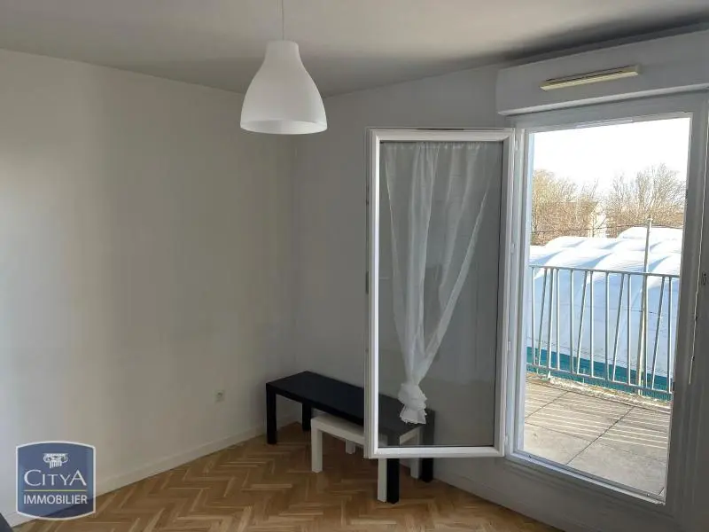 Photo 2 Appartement 1 pièce 26.82m²