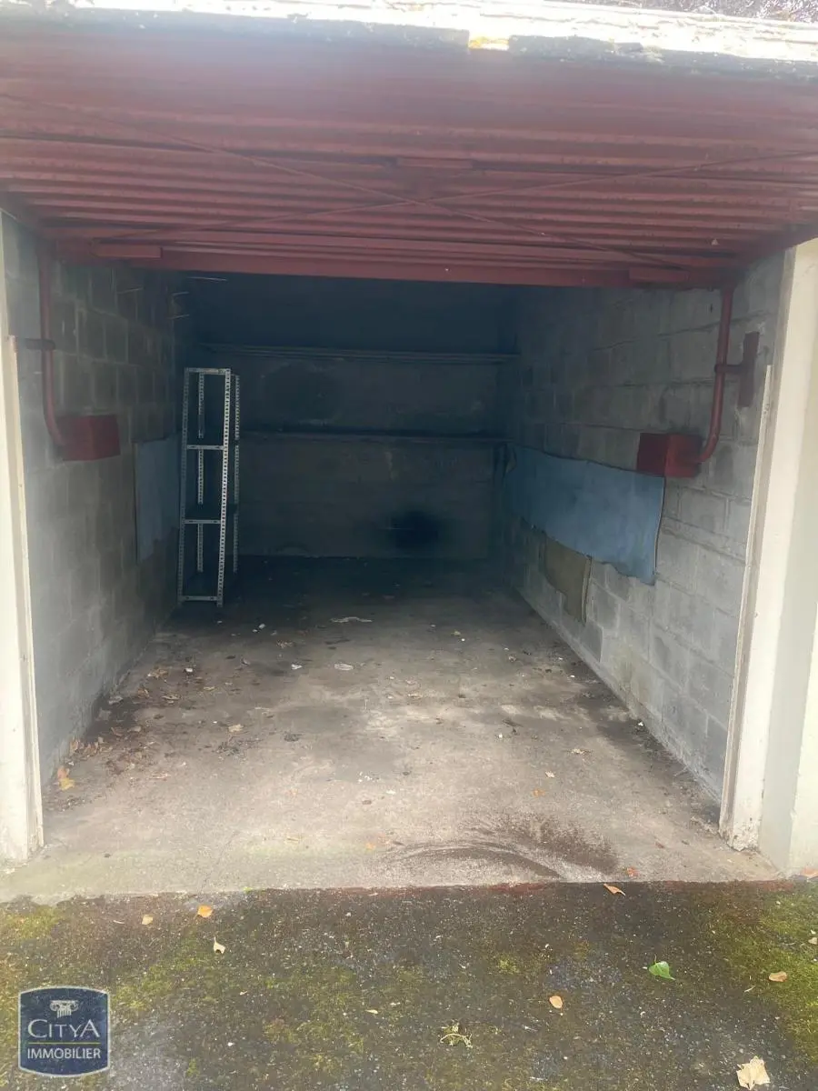 Photo 2 Parking
