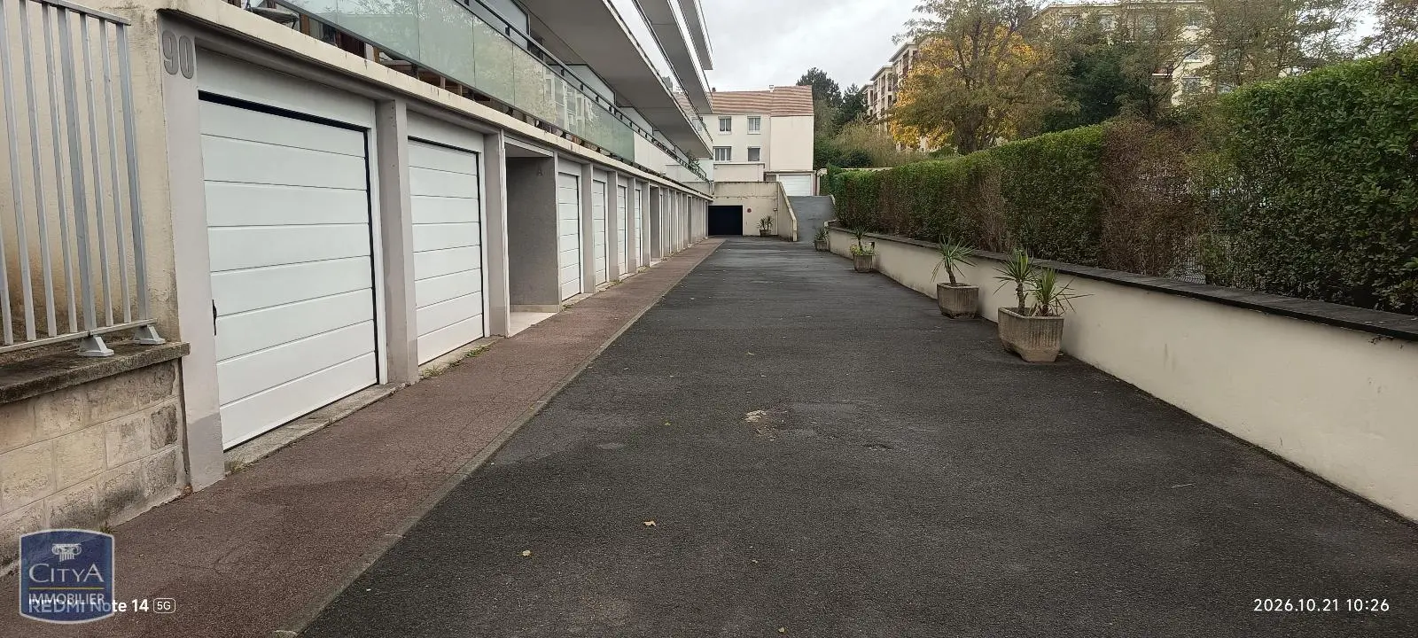 Photo 2 Parking