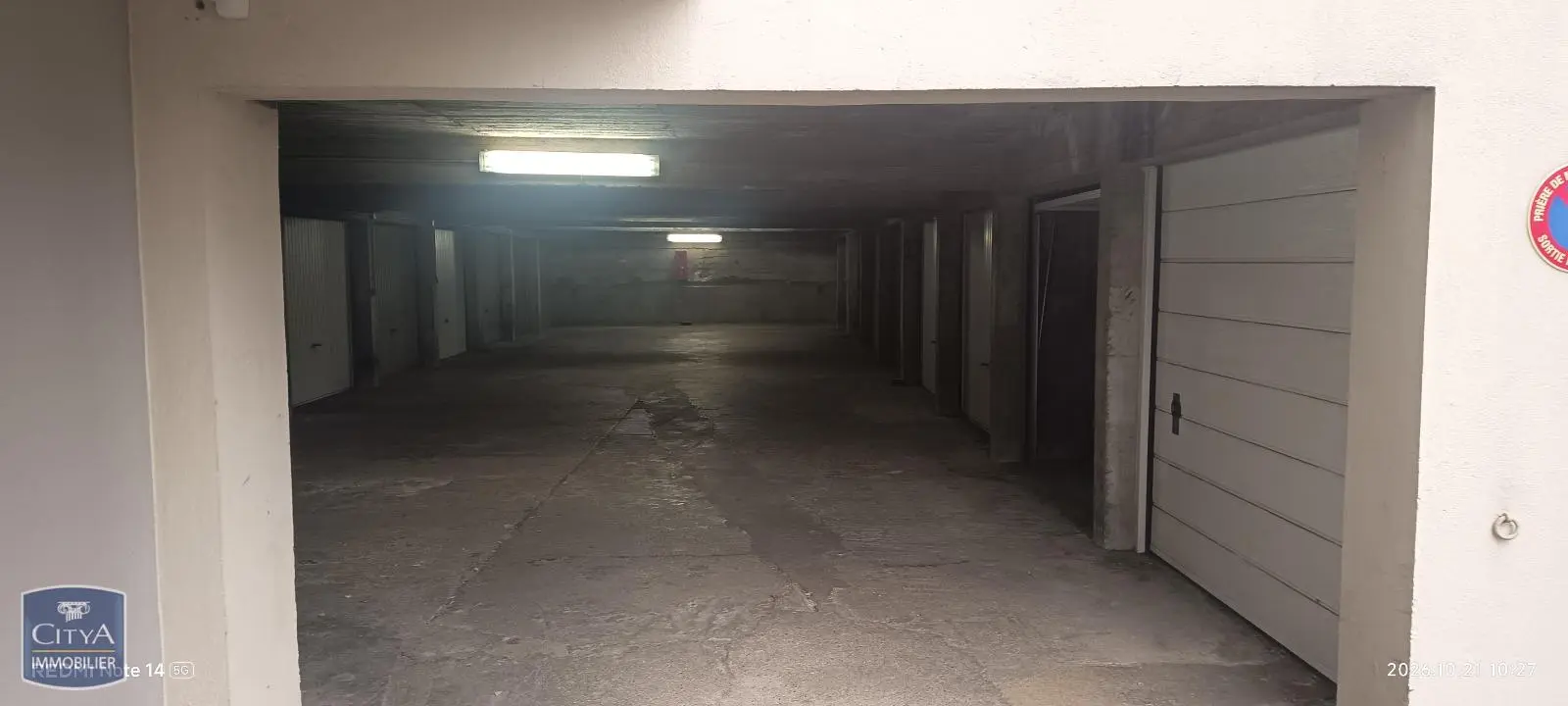 Photo 3 Parking