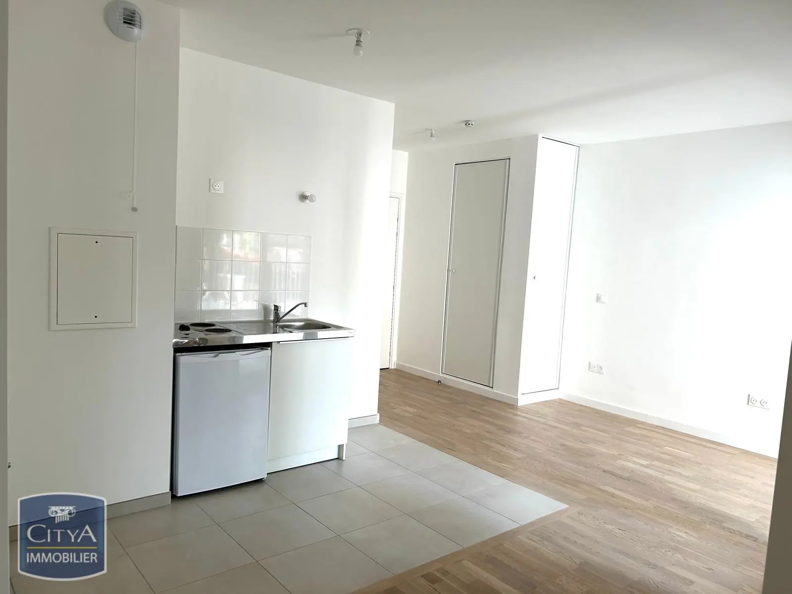 Photo 2 Appartement 1 pièce 37.82m²