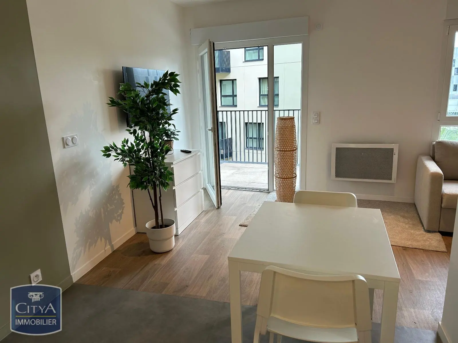 Photo 2 Appartement 1 pièce 27.72m²